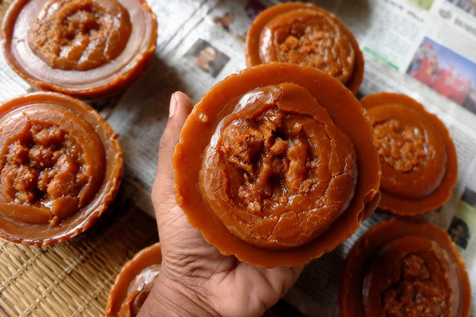 খাঁটি,খেজুরের,গোল,পাটালি,গুড়